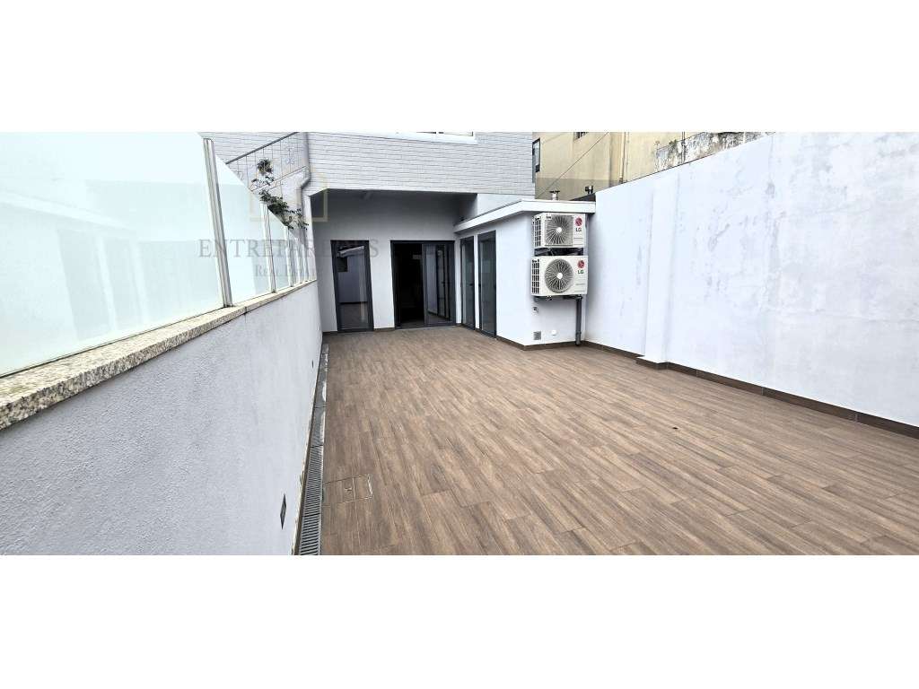 Andar moradia T3, nova, totalmente reabilitada para comprar no cent... - Grande imagem: 4/28