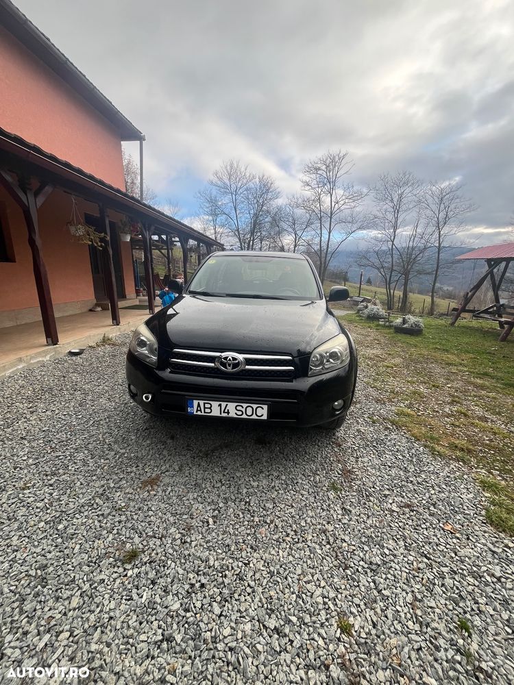 Toyota RAV4 2.2 D-4D Confort - 1