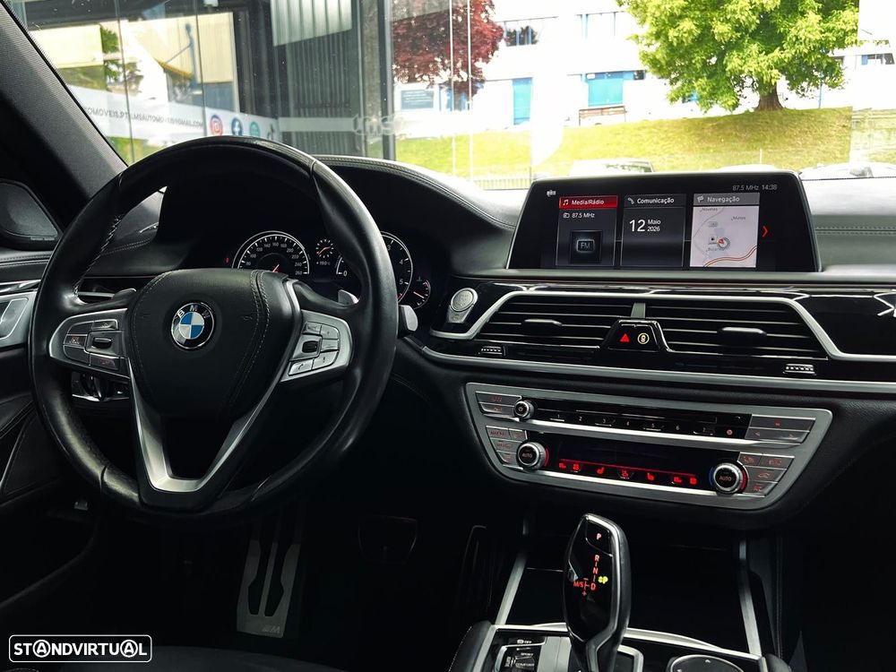 BMW 740 d xDrive Pack M - 18