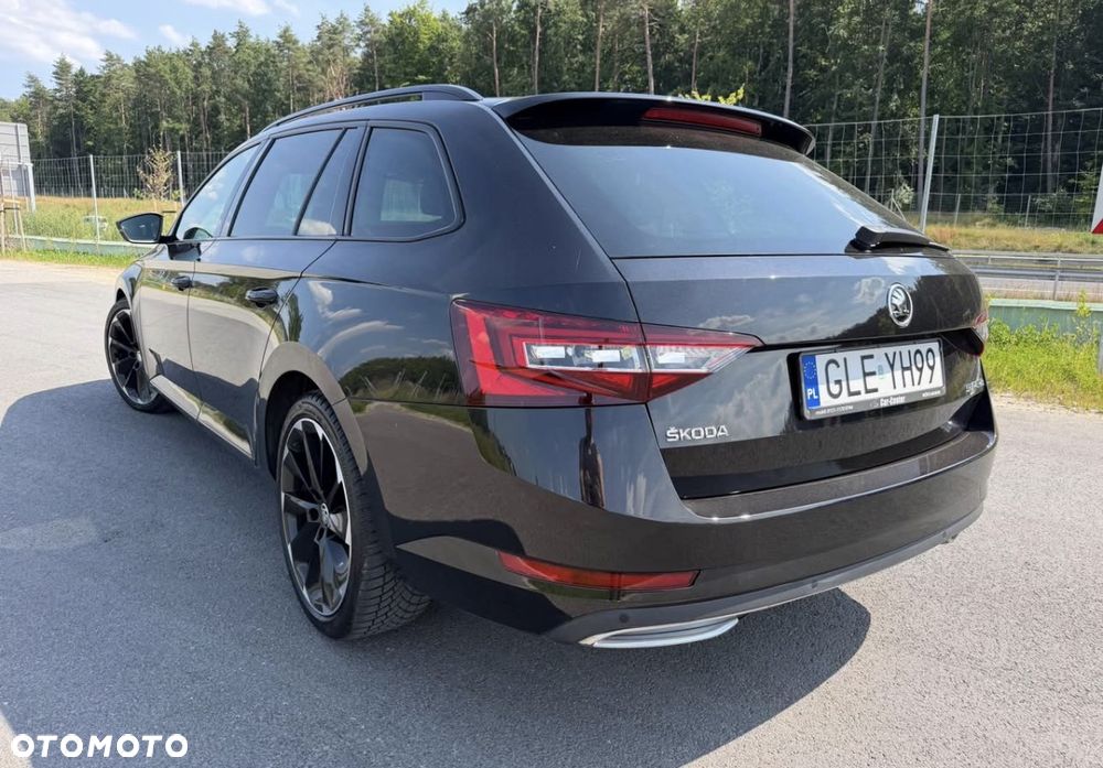 Skoda Superb 2.0 TDI Sportline DSG - 5