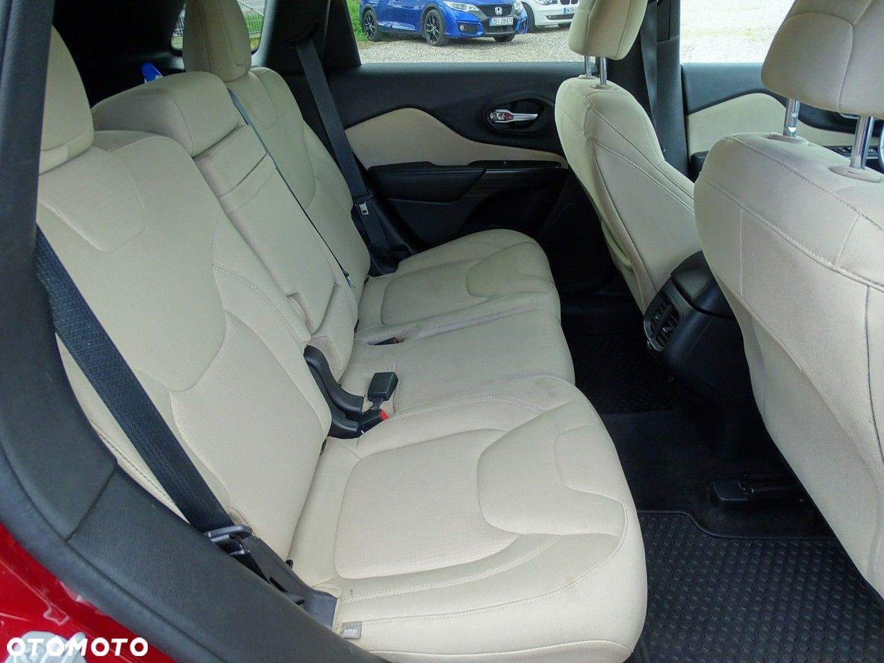 Jeep Cherokee - 13
