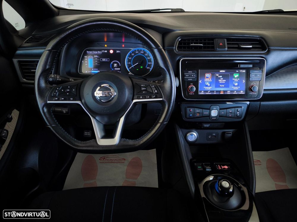 Nissan Leaf N-Connecta - 10