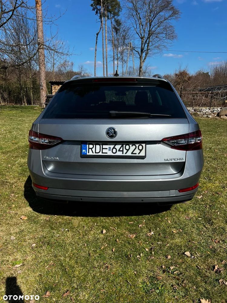 Skoda Superb 2.0 TDI DSG Ambition - 6