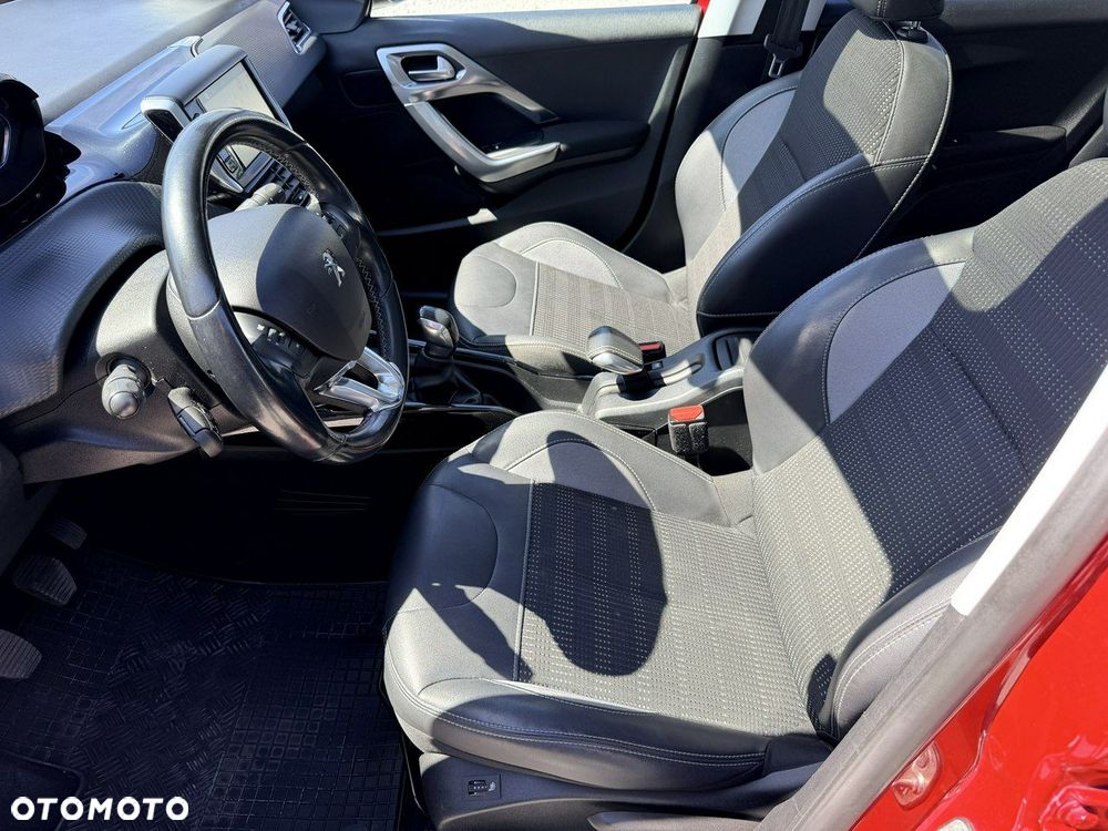 Peugeot 2008 1.2 Pure Tech GPF Allure S&S - 31