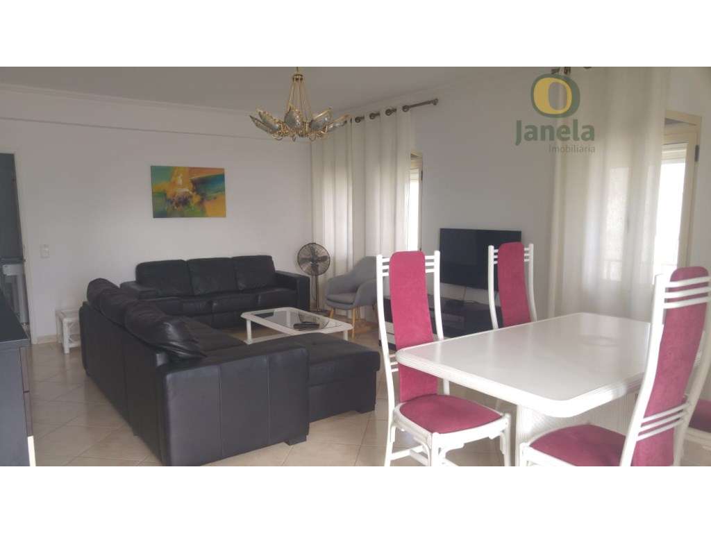 Ótimo T2 com 2 Wc´s, frente à Praia de Quarteira - Grande imagem: 5/13
