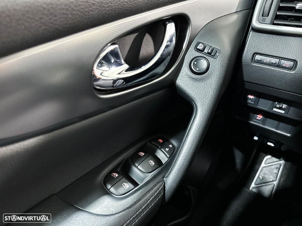 Nissan Qashqai 1.3 DIG-T MHEV Premiere Edition - 44
