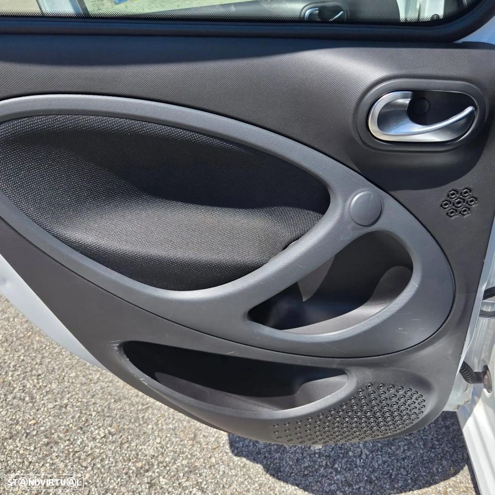 Smart ForFour EQ pulse - 26