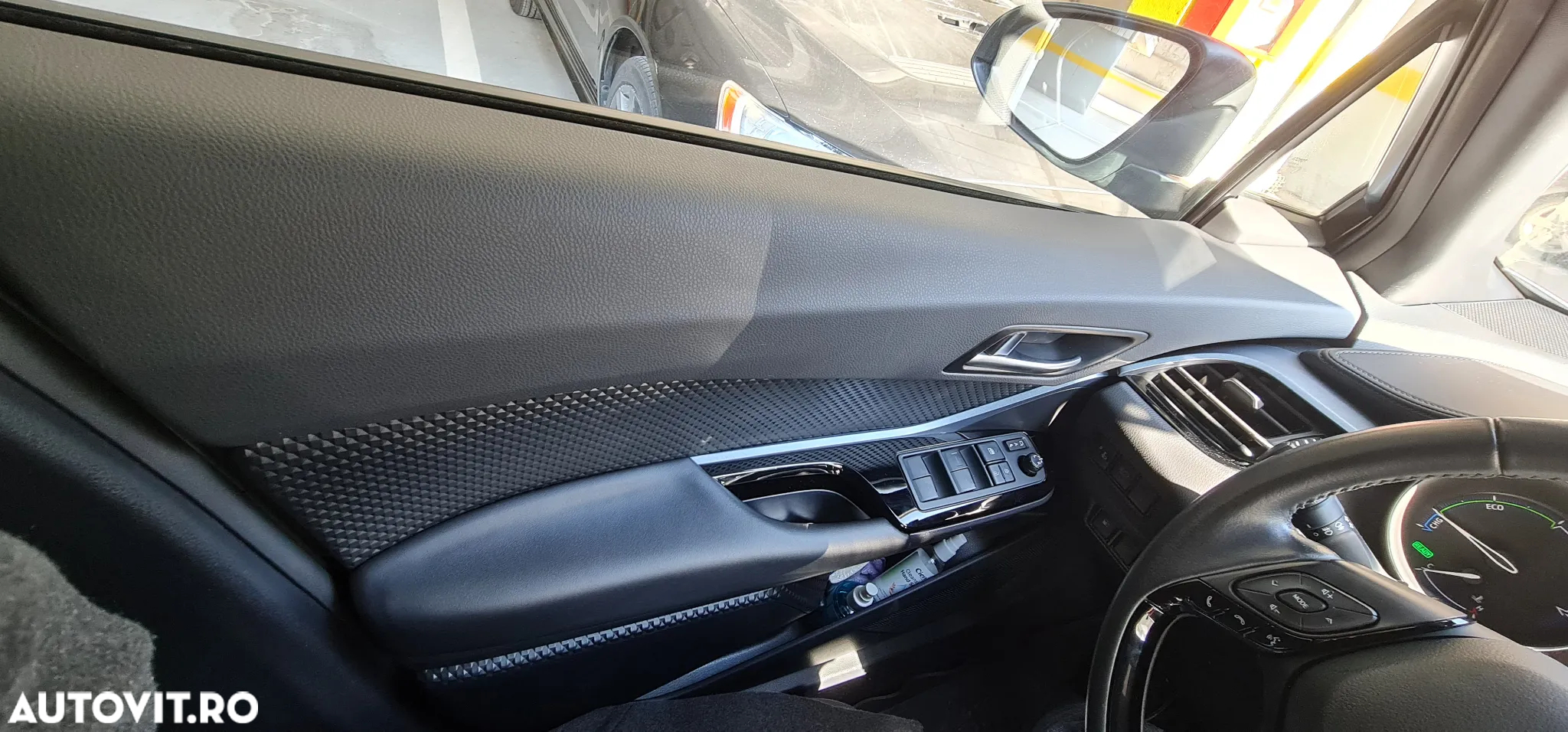 Toyota C-HR 1.8 HSD 4x2 CVT C-ult - 6
