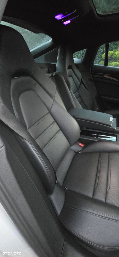 Porsche Panamera 4 Platinum Edition - 33
