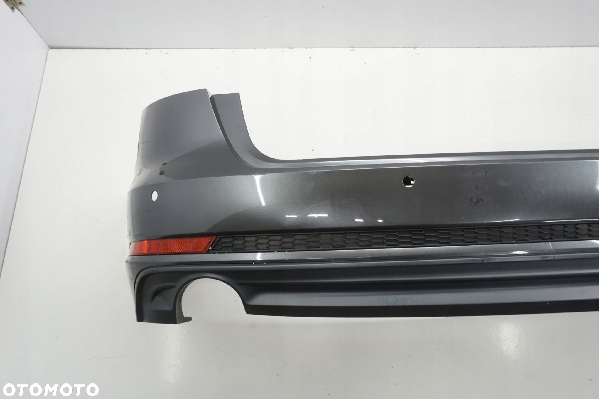 AUDI A4 B9 KOMBI S-LINE 15R ZDERZAK TYLNY TYŁ LZ7S - 2