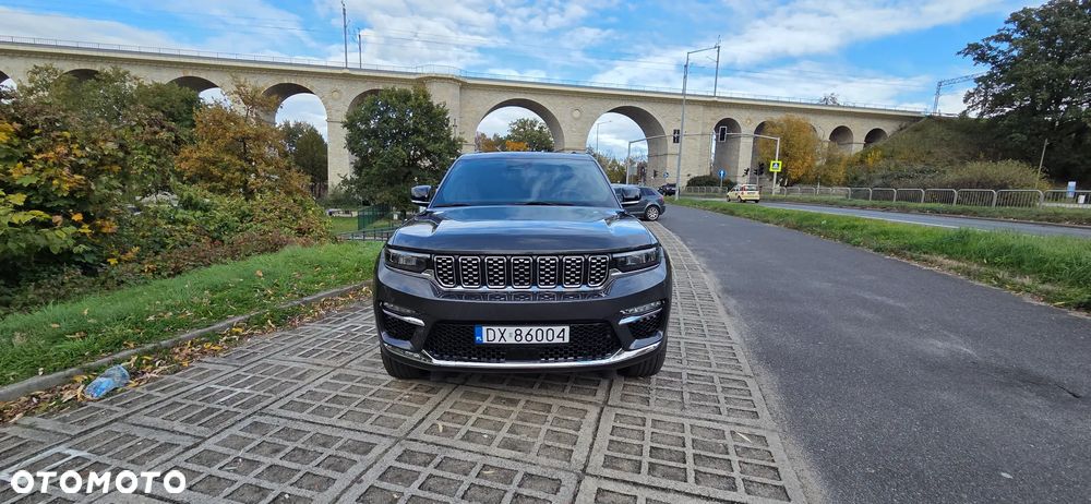 Jeep Grand Cherokee - 11