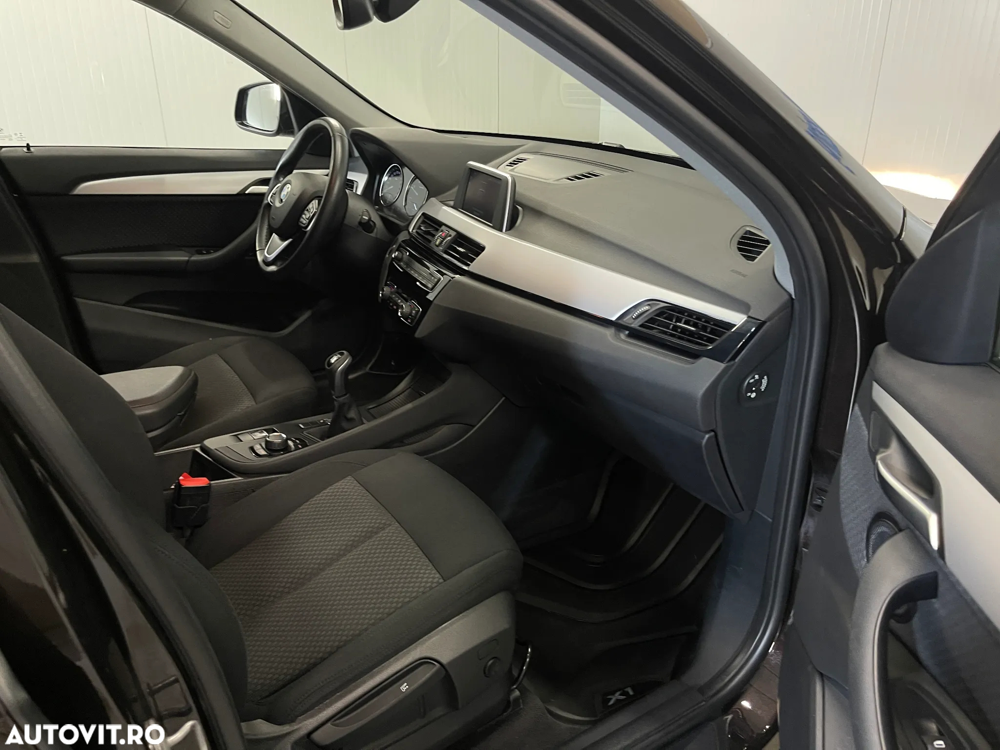 BMW X1 sDrive18d - 9