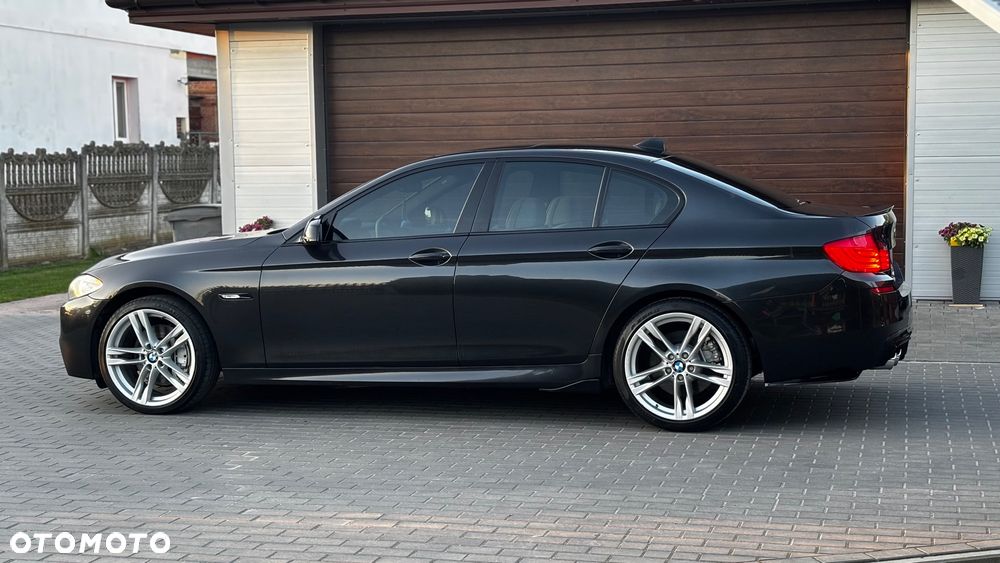 BMW Seria 5 550i - 24