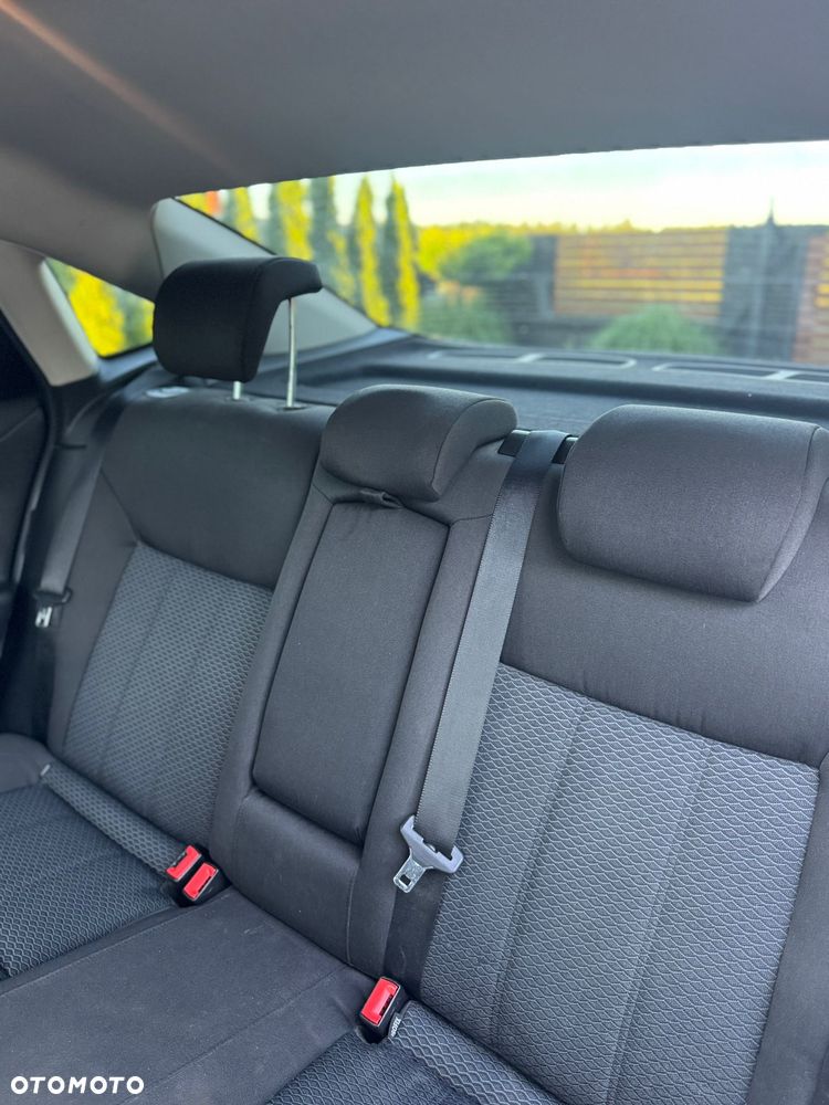 Ford Mondeo 2.5 Ghia - 14