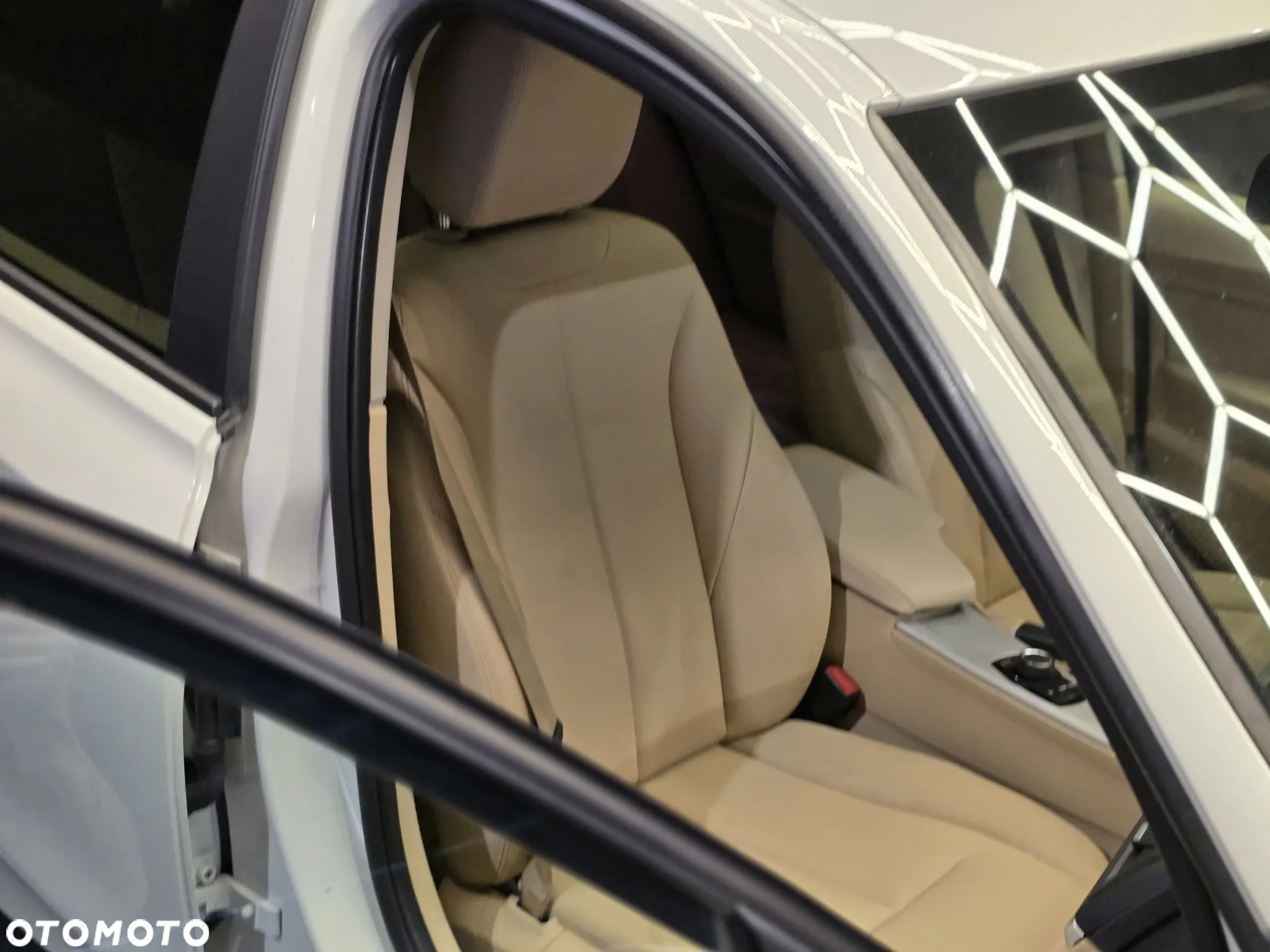 BMW Seria 3 328i xDrive - 15