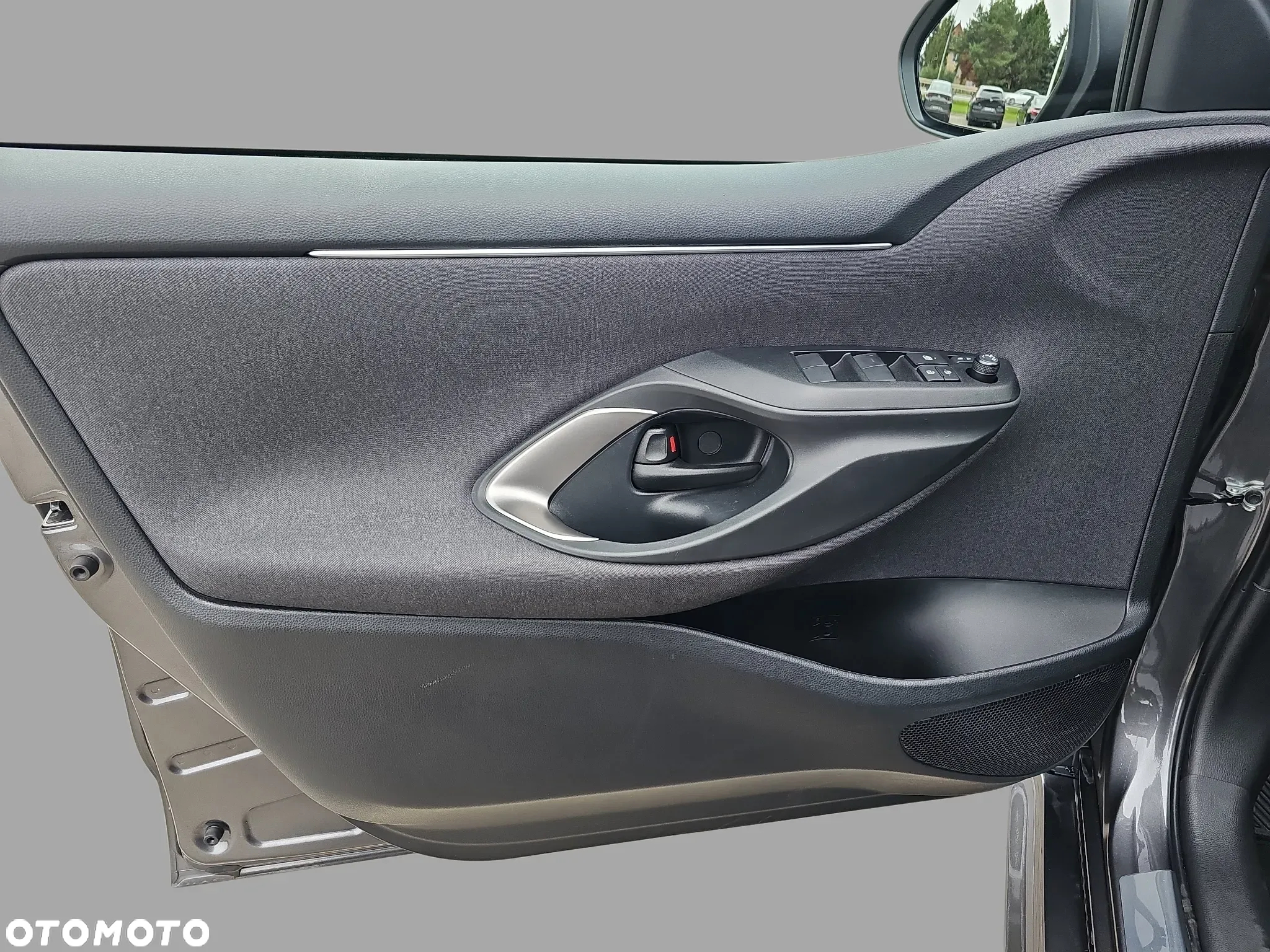 Mazda 2 Hybrid - 10
