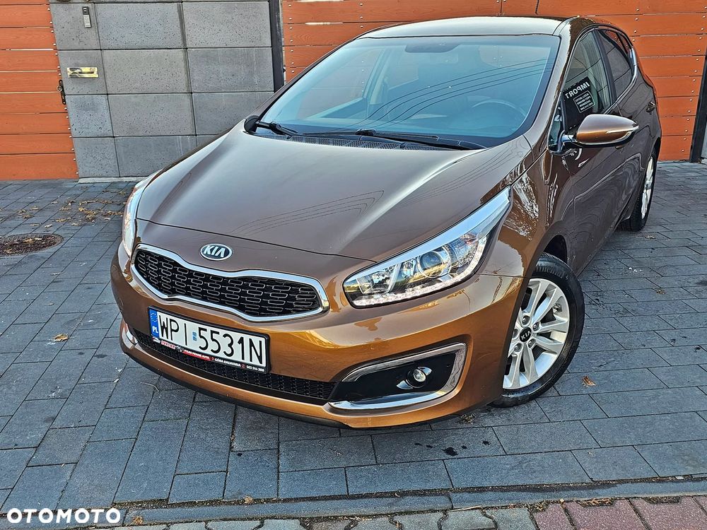Kia Ceed 1.6 GDI ISG Dream-Team Edition - 6