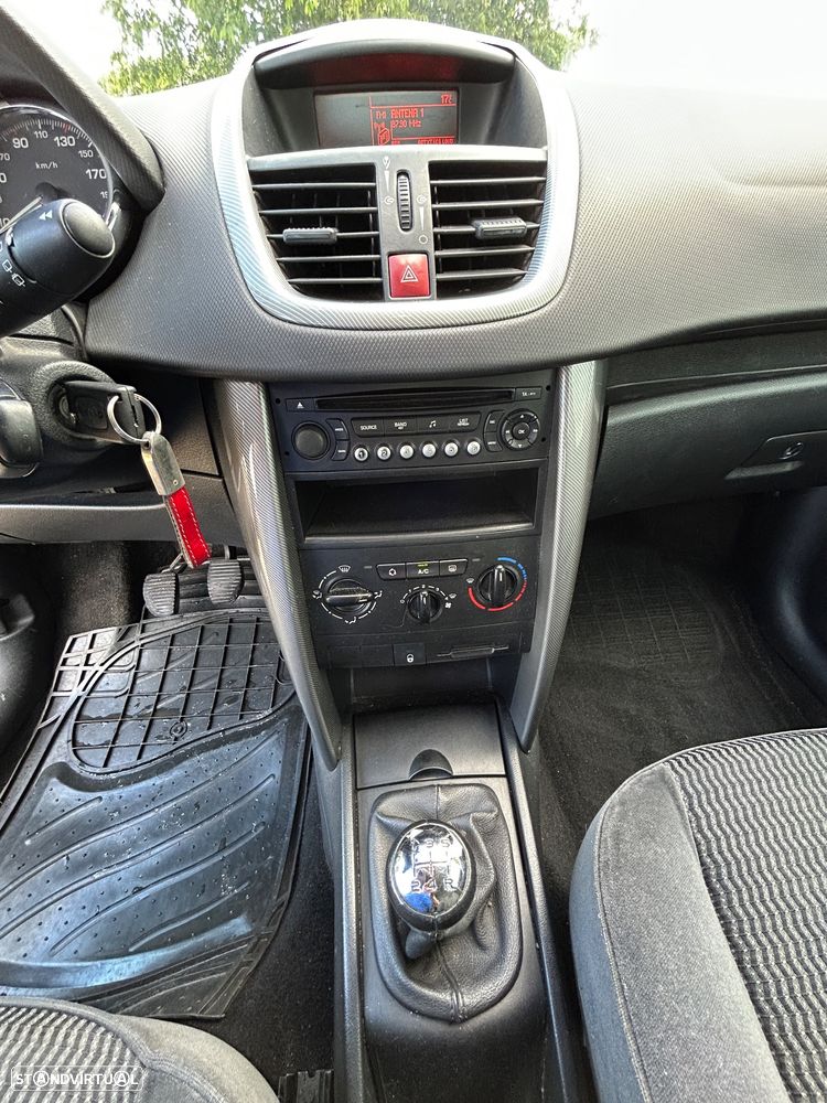 Peugeot 207 1.4 HDi Premium - 24