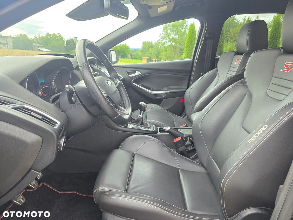Ford Focus - 12