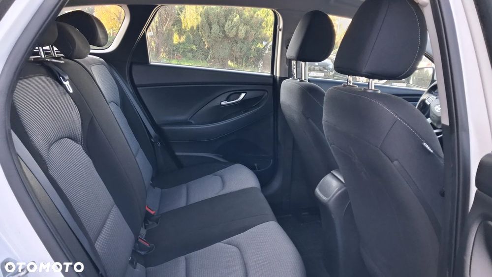 Hyundai i30 1.6 D Classic + - 11