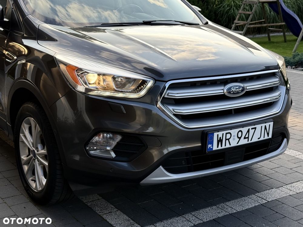 Ford Kuga 1.5 EcoBoost 2x4 ST-Line - 38