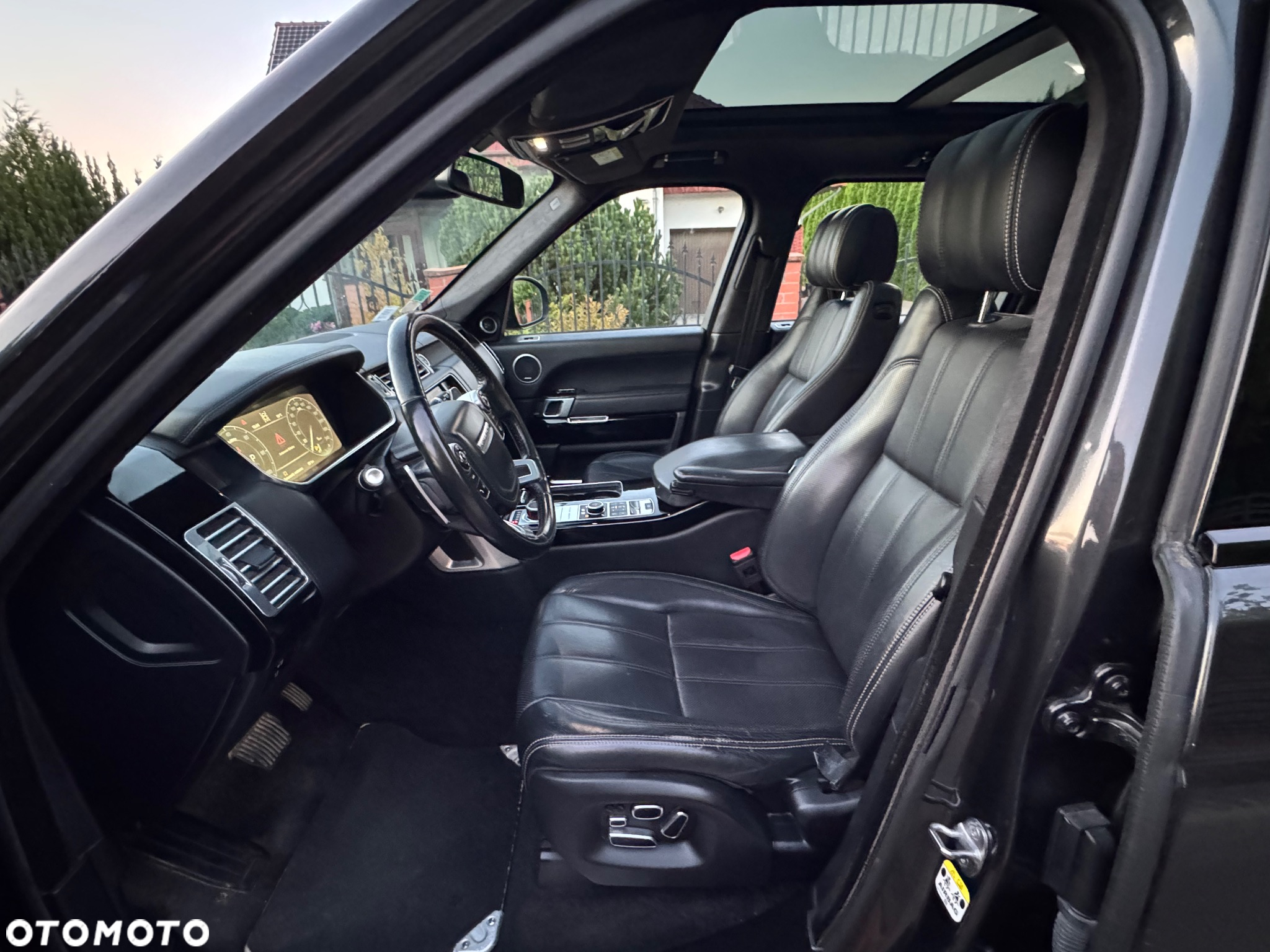 Land Rover Range Rover SDV6 Hybrid - 13