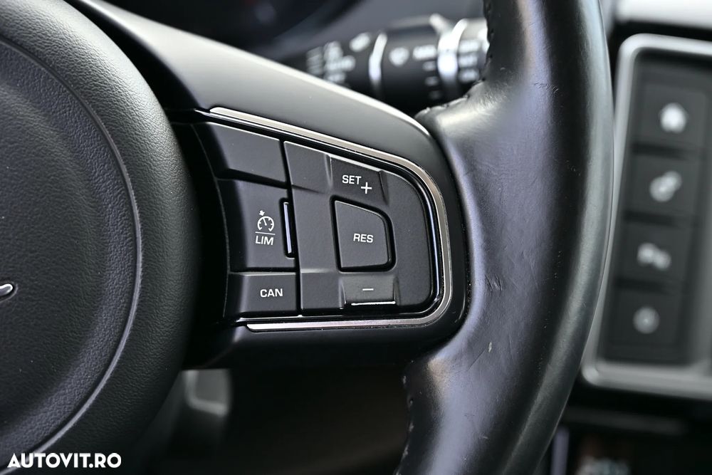 Jaguar F-Pace 20d AWD Prestige - 39