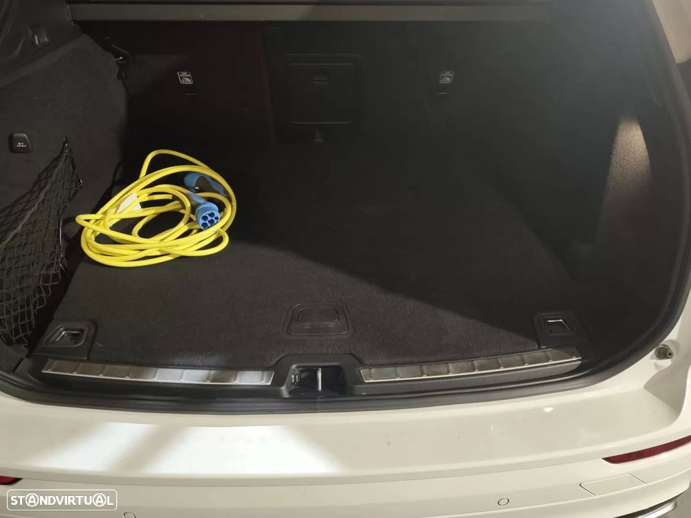 Volvo XC 60 2.0 T8 PHEV R-Design AWD - 18