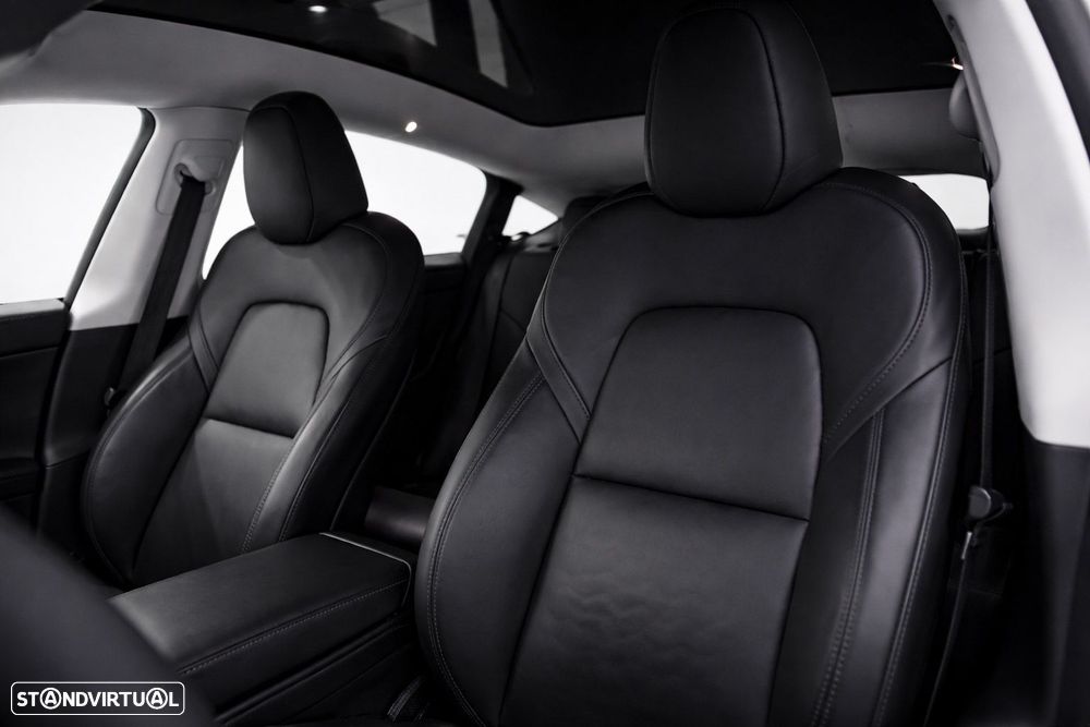 Tesla Model Y Standard RWD - 20