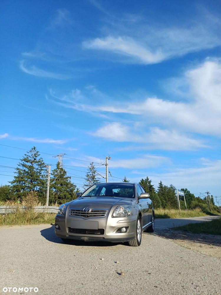 Toyota Avensis 2.0 D-4D Sol - 22