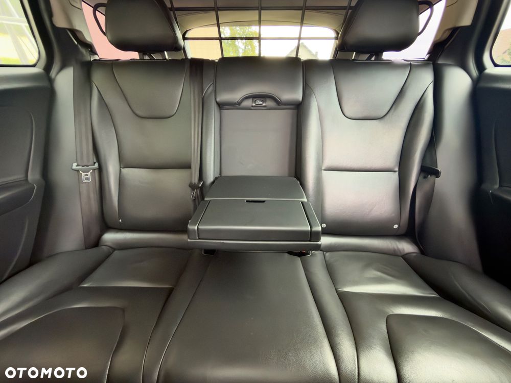 Volvo V60 D5 AWD Geartronic - 28
