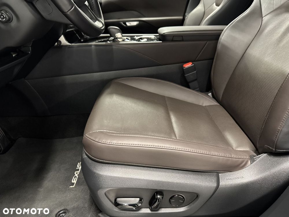 Lexus RX 450h+ Prestige - 16