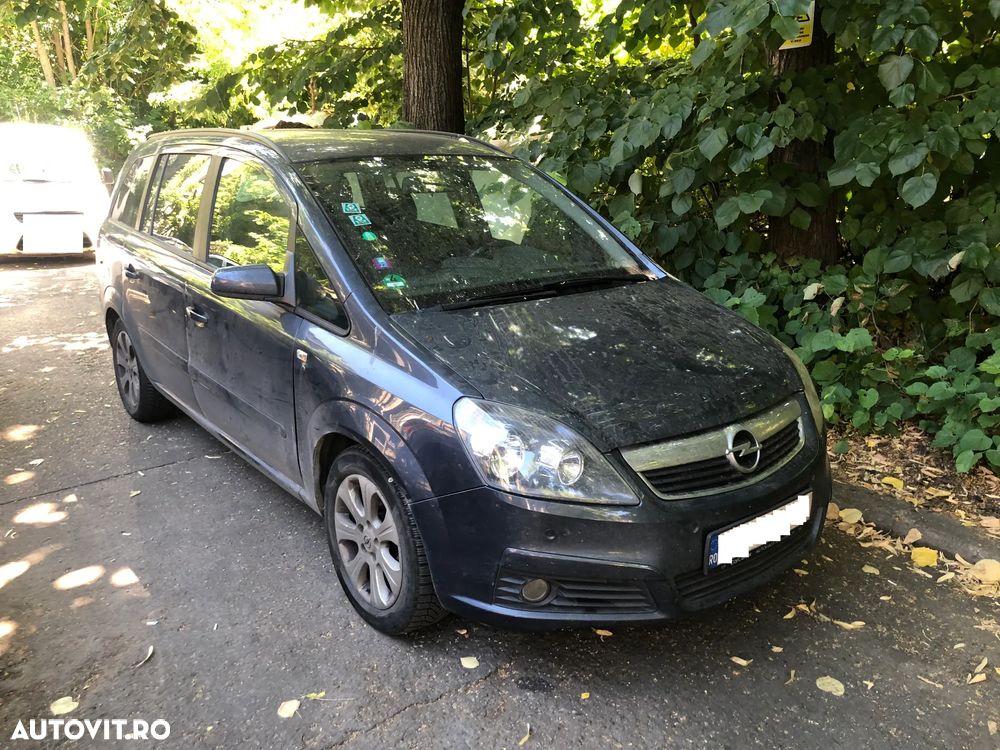 Dezmembrez Opel Zafira B 1,9 120cp 2006