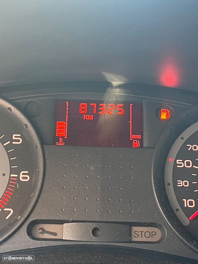 Renault Clio 1.2 16V Confort - 9