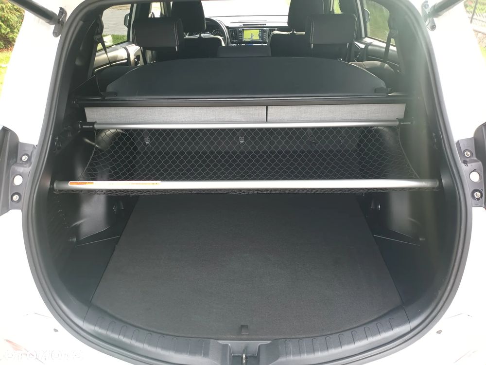 Toyota RAV4 Hybrid Style 4x2 - 18