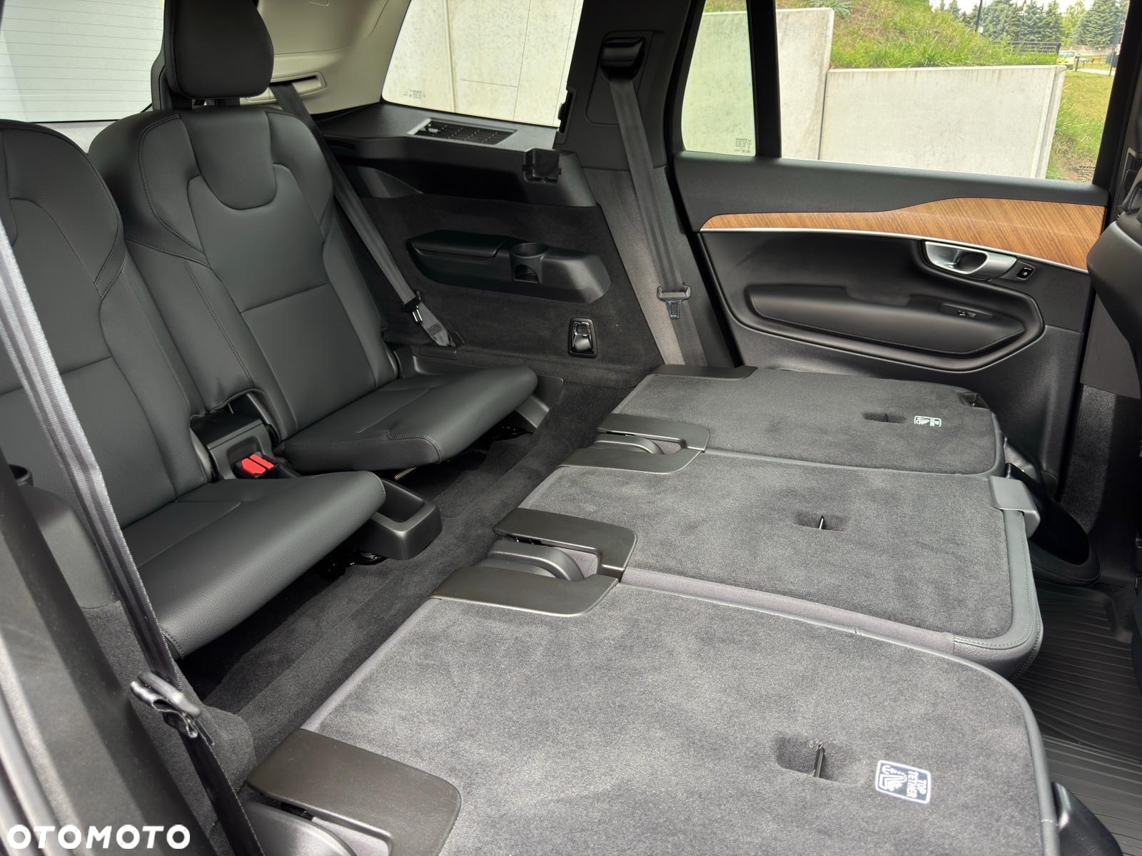 Volvo XC 90 T5 AWD Momentum Pro 7os - 23