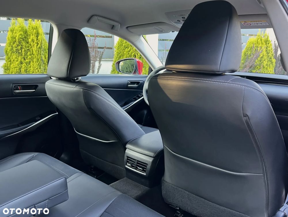 Lexus IS 200t F Sport - 13