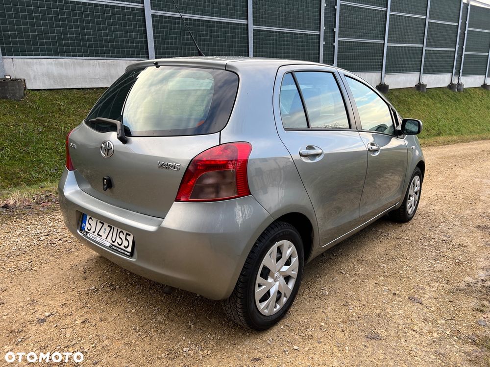 Toyota Yaris 1.3 Sol - 4