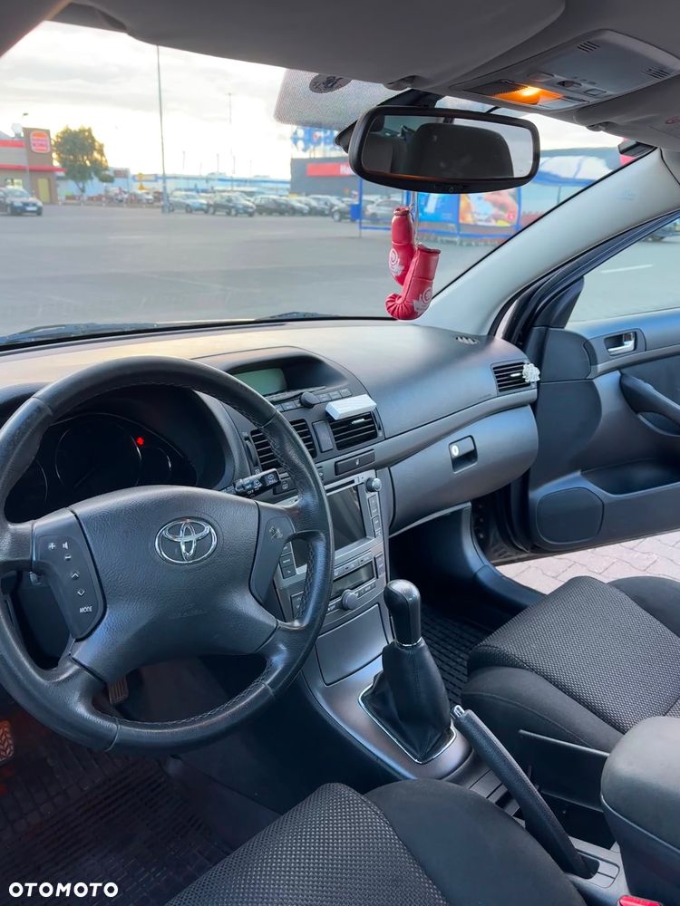 Toyota Avensis 1.8 VVT-i Luna - 6