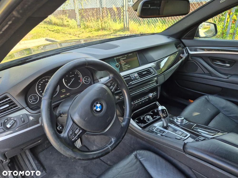 BMW Seria 5 520d xDrive - 11