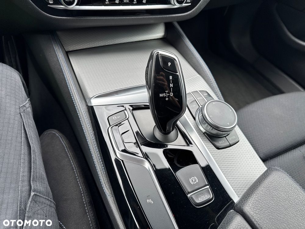 BMW Seria 5 520d xDrive M Sport sport - 14