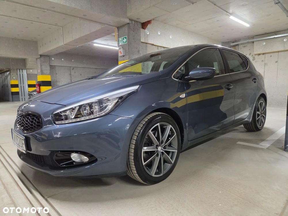 Kia Ceed 1.6 GDI Fifa World Cup Edition - 1