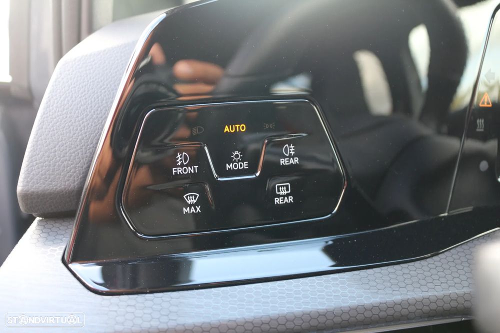 VW Golf 2.0 TSI GTI DSG Performance - 24