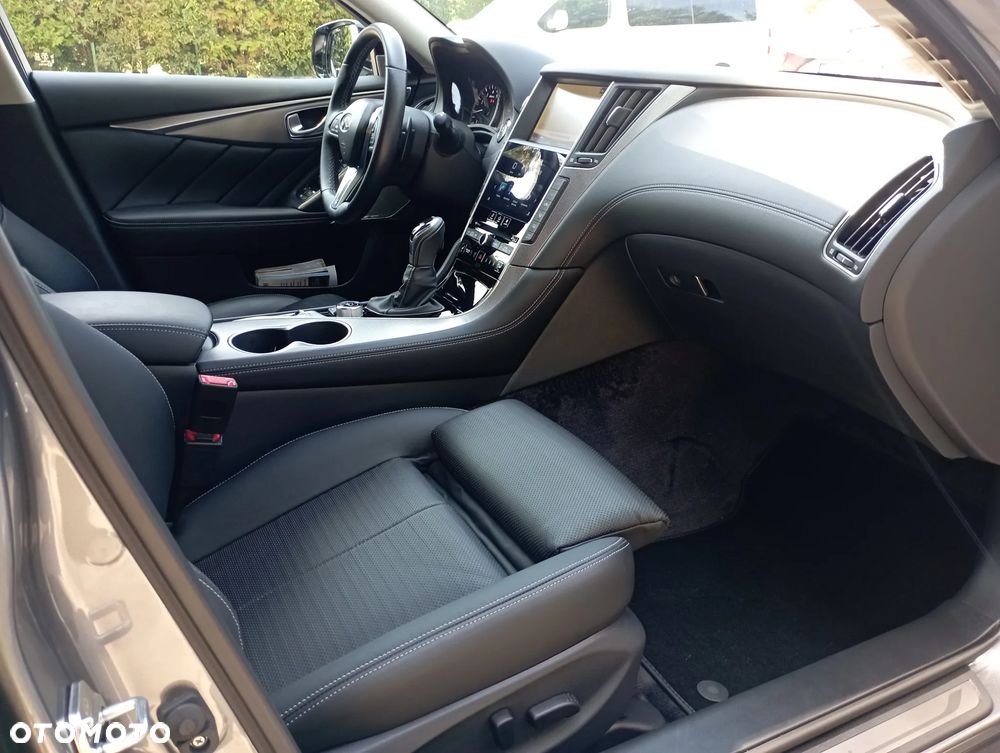 Infiniti Q50 2.0t Premium Sound Studio by Bose - 9