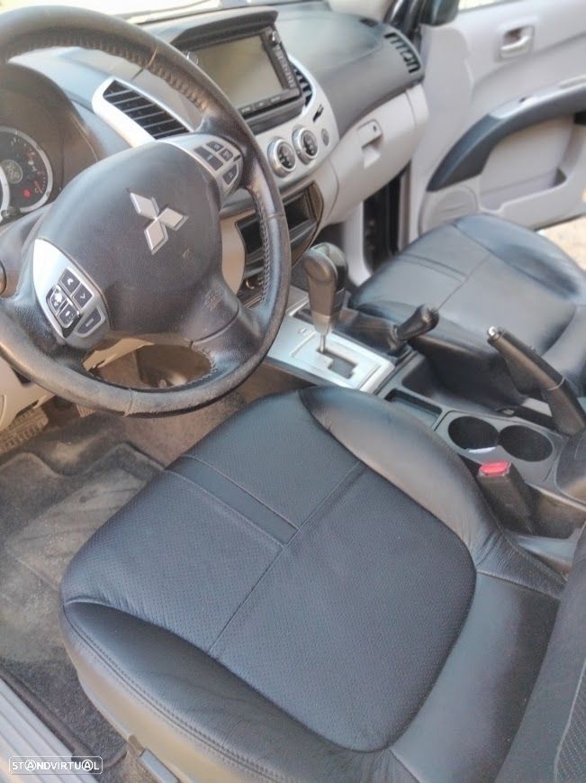 Mitsubishi L200 Pick Up 4x4 Auto DPF Intense Cabine Dupla - 8