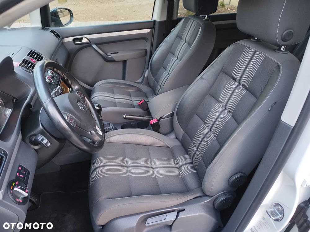 Volkswagen Touran 2.0 TDI DPF BlueMotion Technology MATCH - 26