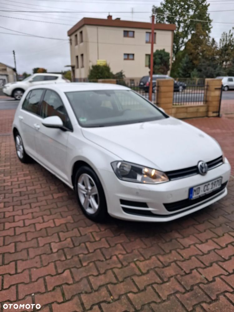 Volkswagen Golf - 6