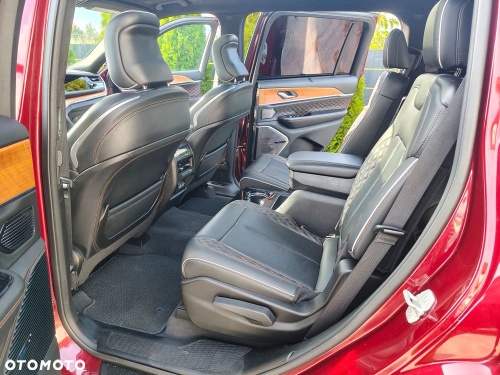 Jeep Grand Cherokee - 24