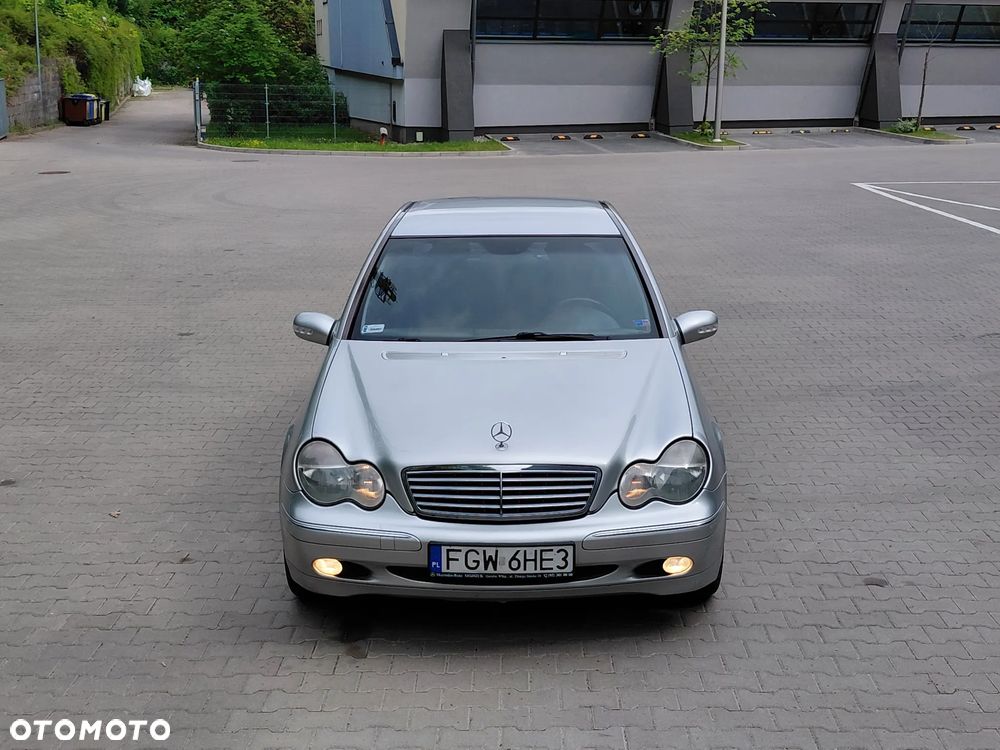 Mercedes-Benz Klasa C 220 CDI Elegance - 24