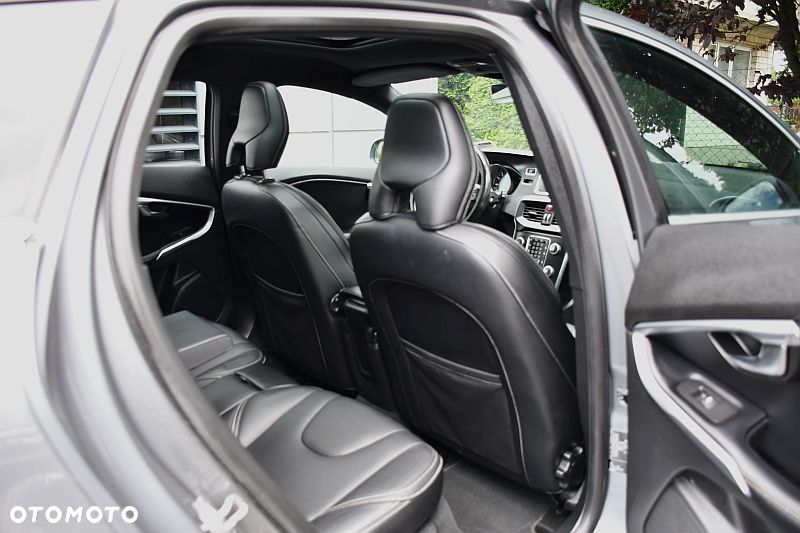 Volvo V40 T4 Geartronic RDesign - 22